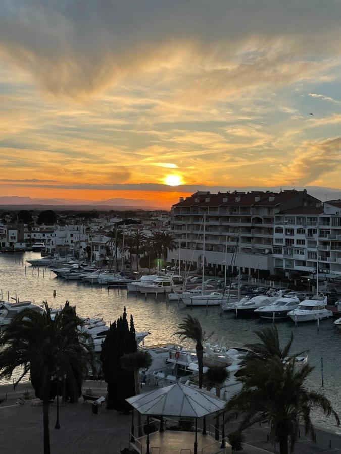 Appartement Magnifique Vue Sur Le Canal Et La Mer D'Empuriabrava Exterior photo